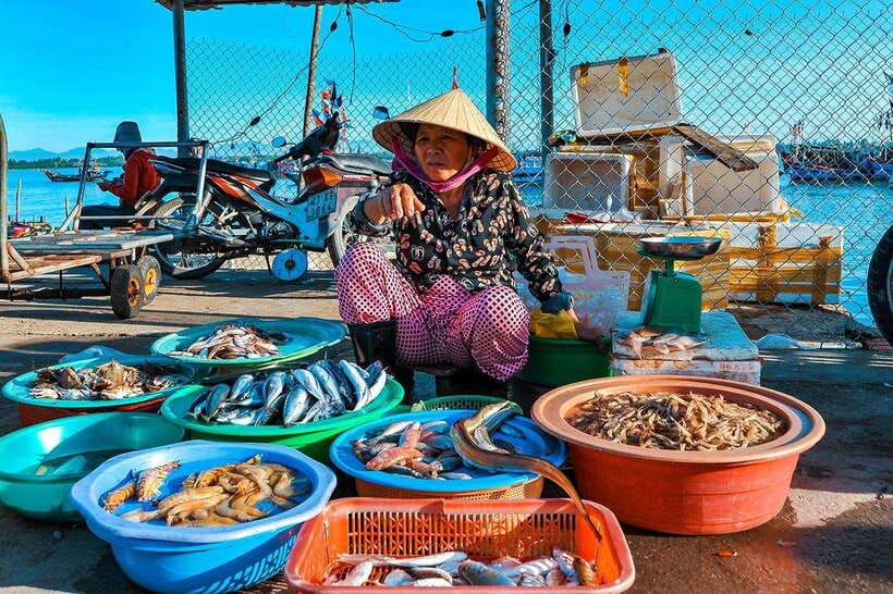 Hoi An: Guided Tour of Town and Fish Market With Breakfast - Breakfast in Hoi An