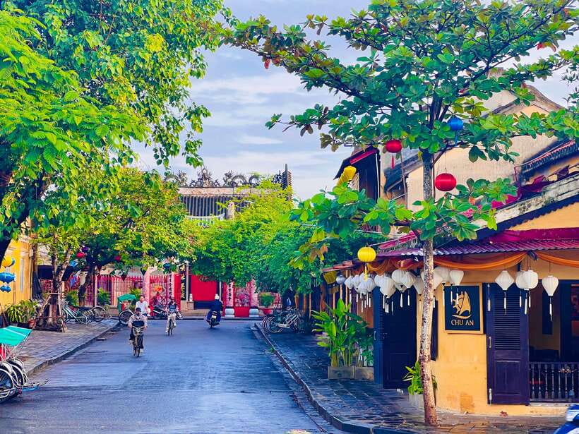 Hoi An: Guided Tour of Town and Fish Market With Breakfast - Inclusions and Exclusions
