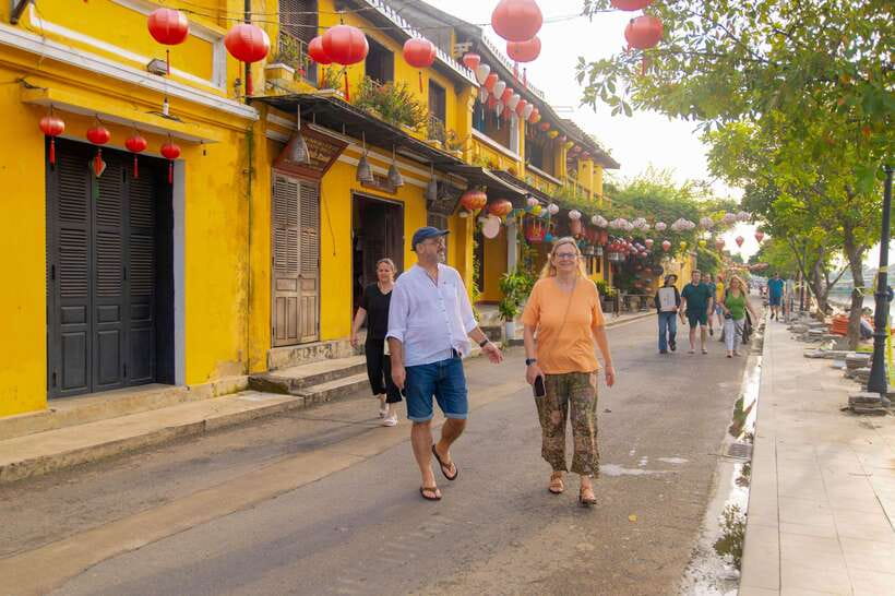 Hoi An: Guided Tour of Town and Fish Market With Breakfast - Sustainable Travel Practices