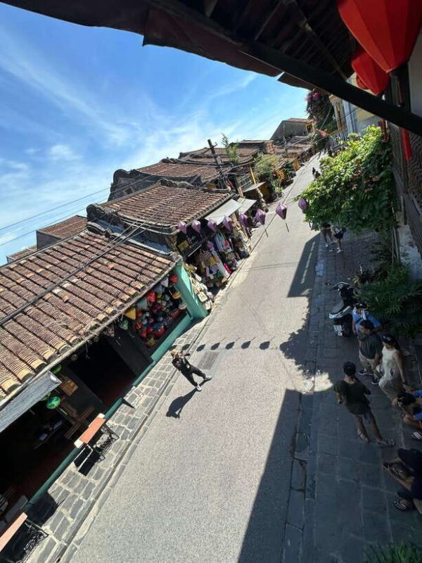 Hoi An: Guided Walking Tour With Local Food - Highlights of the Walking Tour