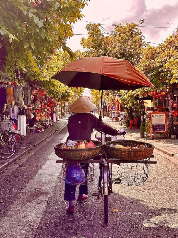 Hoi An: Guided Walking Tour With Local Food - Local Food Tasting Experience