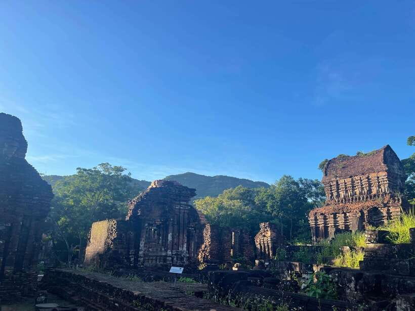Hoi An: My Son Ruins: Guide-Bus-Boat-Cultural Show-Lunch - Inclusions and Exclusions