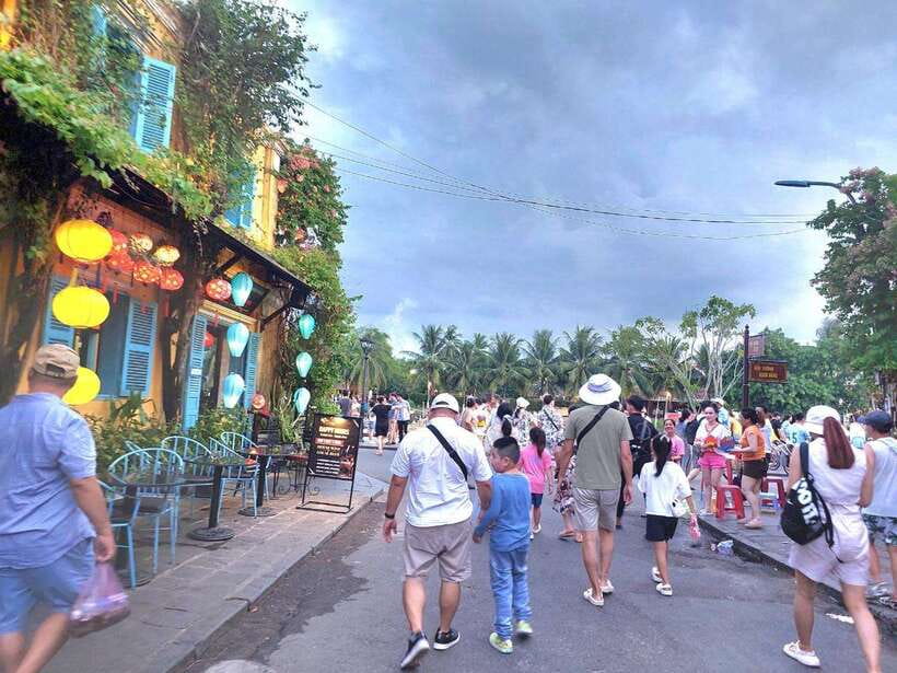Hoi an Old Town Entrance Ticket With Boat Lantern Release - Visiting Notable Sightseeing Places