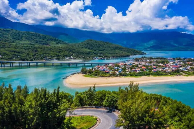 Hoi An: Private Car To/From Hue via Multi Attraction( 1-Way) - Frequently Asked Questions
