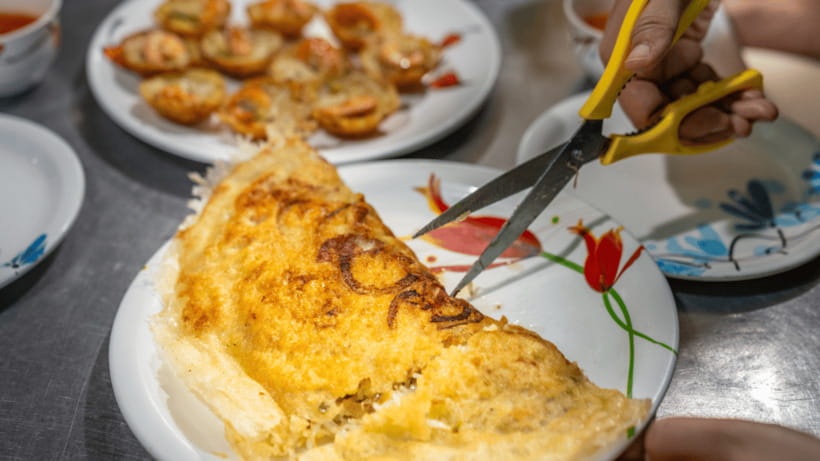 Hoi An: Private Evening Food Tour by Bike - Exploring Hoi An by Bike