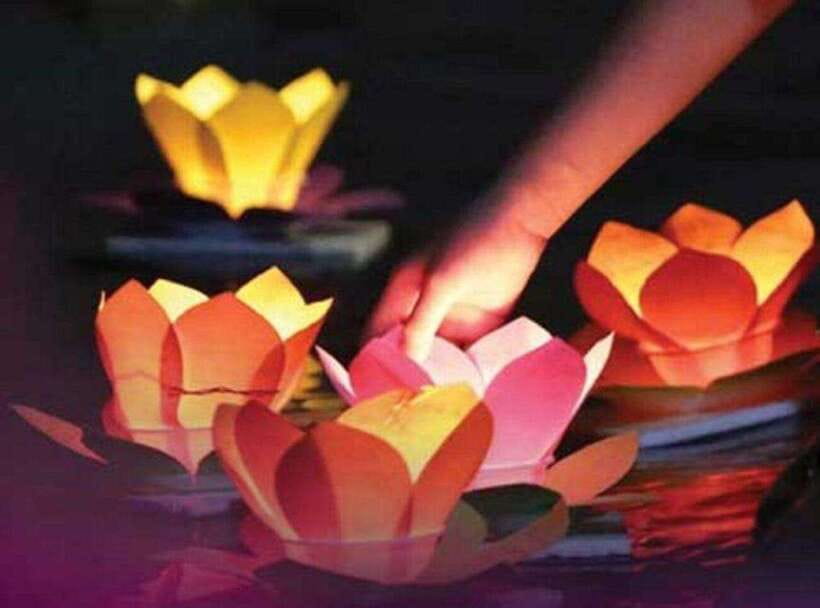 Hoi An: Private Night Boat Trip & Release Lanterns on the River - Releasing Lanterns on the River