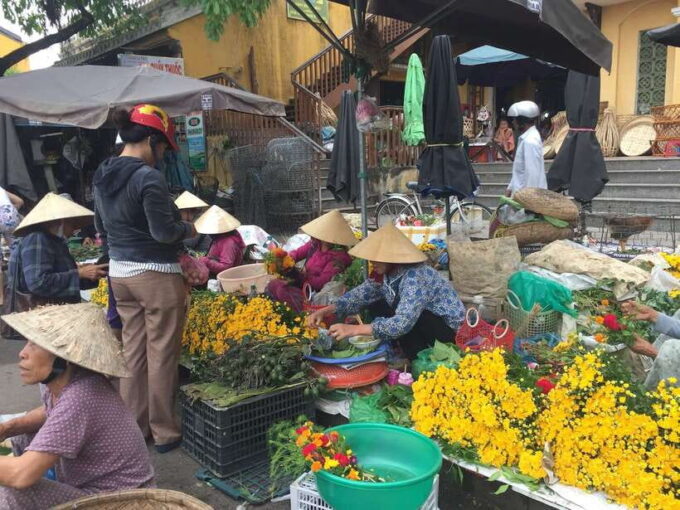 Hoi An: Sacred Traditions And Vegetarian Delights Tour - Local Customs and Traditions