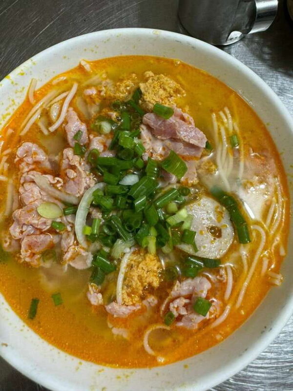 Hoi An Street Food Private Tour With Beautiful Female Guide - The Itinerary: What to Expect