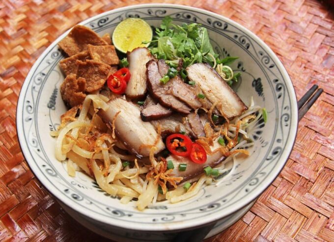 Hoi An's Best Street Food: A Guided Culinary Exploration - Interaction With Locals