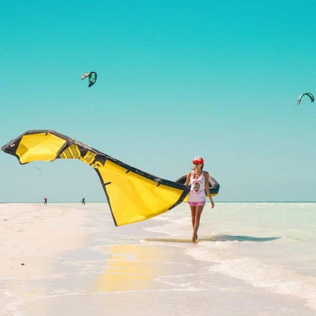Holbox: Kitesurfing Lessons Discovery Course (2 hours) - The Experience of Being on the Water