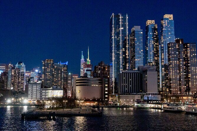 Holiday Dinner Cruise with Cocoa - Who Should Consider This Tour?