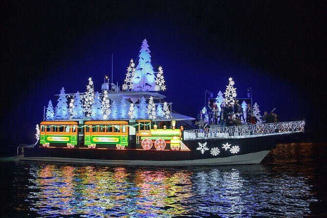 Holiday Lights Cruise Throughout Luxurious Newport Beach Harbor - A Practical Look at the Tour Experience
