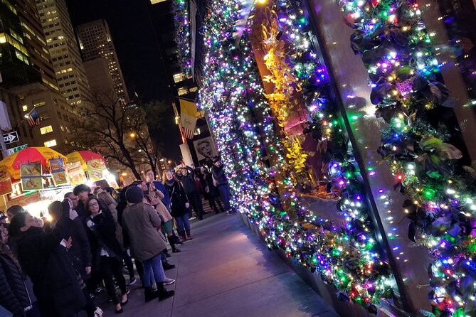 Holiday Lights Extravaganza Walking Tour - Engaging in Holiday Traditions