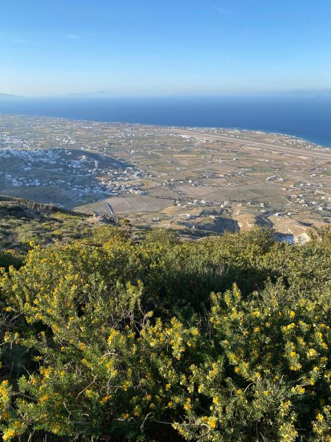 Holidays From the Santorini - Key Points