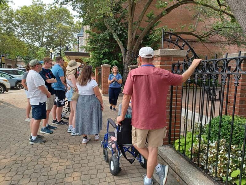 Holland, MI: Downtown Walking Tour with Food Tastings - Key Points