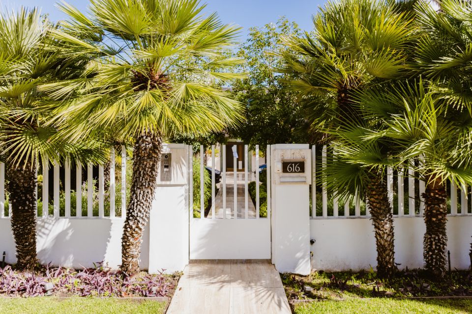 Hollywood: Celebrity Homes Self-Guided Driving Tour - Key Points