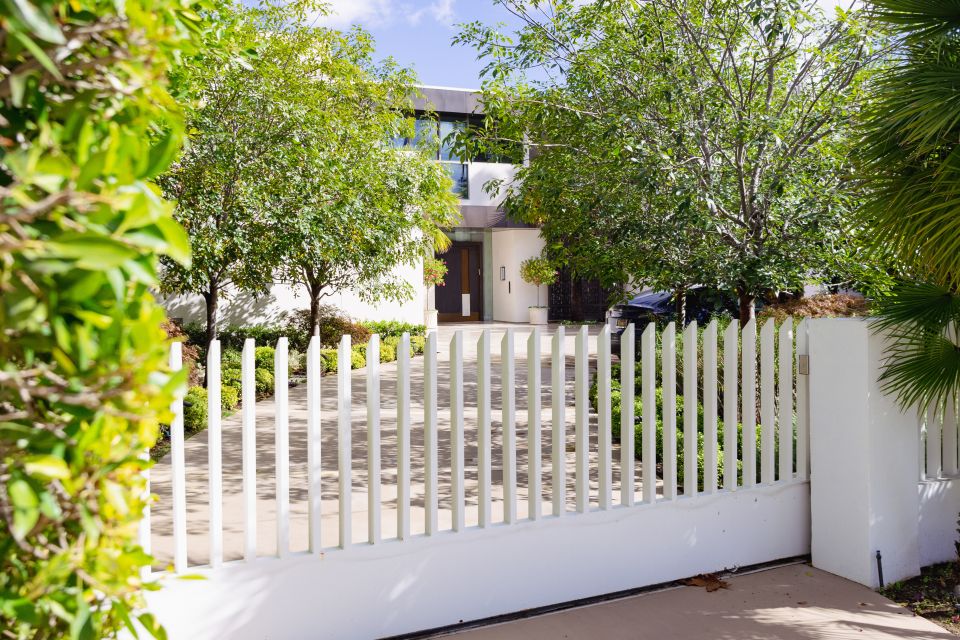 Hollywood: Celebrity Homes Self-Guided Driving Tour - Frequently Asked Questions