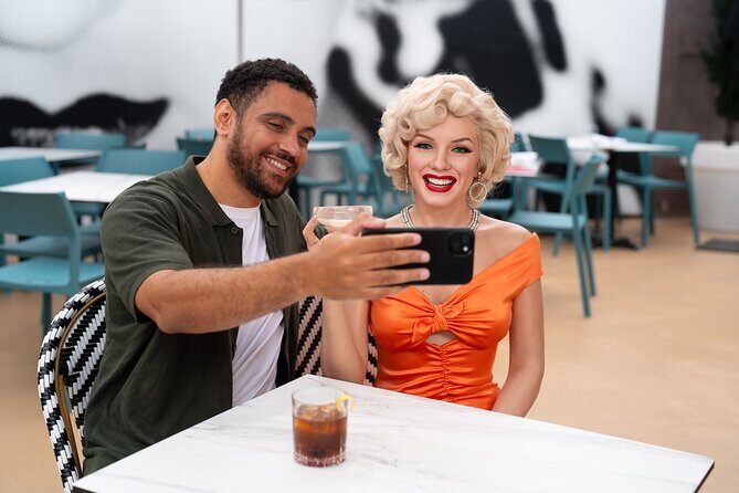 Hollywood Rooftop Restaurant and Bar Dining Experience - Key Points