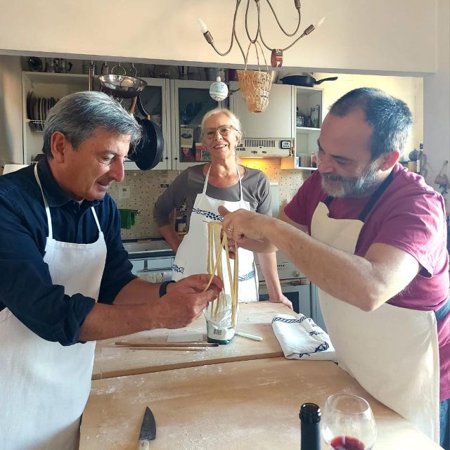 Home Cooking Experience in Cupra Marittima - Preparing Fresh Pasta