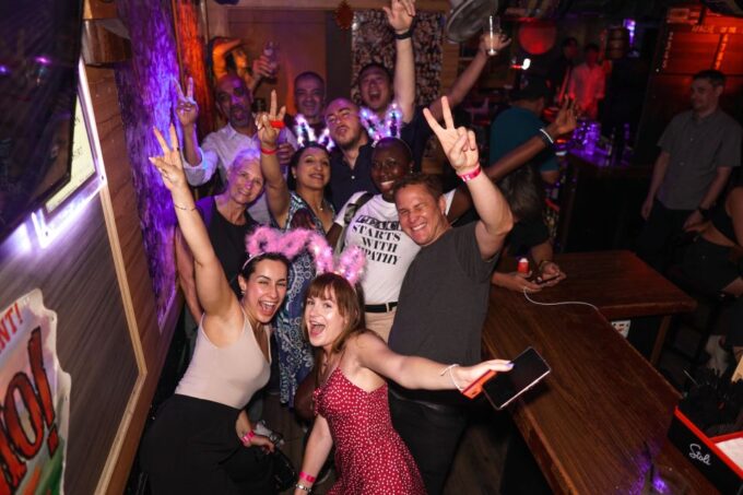 Hong Kong: 3-Hour Lan Kwai Fong Pub Crawl - Meeting Point