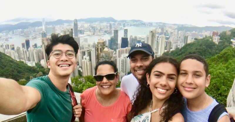 Hong Kong: Private Walking City Tour With a Local Guide - Tour Language and Duration