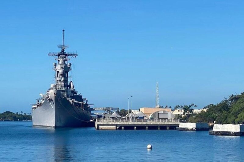 Honolulu: Pearl Harbor, USS Arizona and Battleship Missouri - An Introduction to the Tour Experience