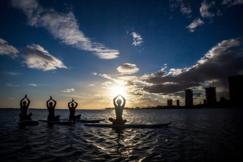 Honolulu: Sunset SUP Yoga Class - What to Bring and Wear