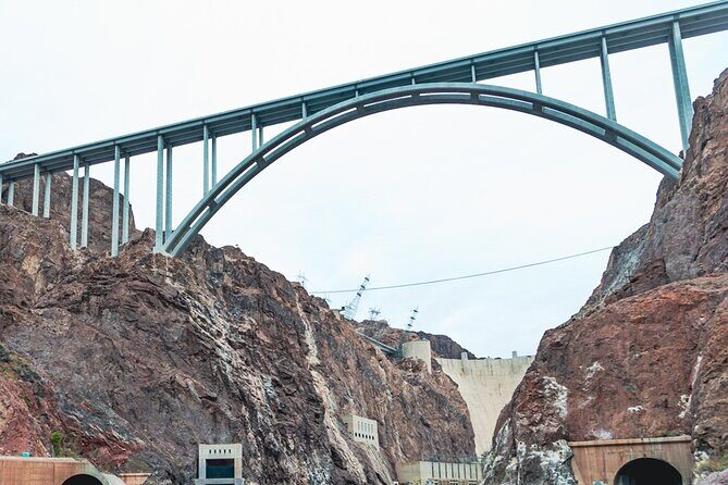 Hoover Dam Walk & Emerald Cave Kayak Combo with Lunch - Who will love this tour?