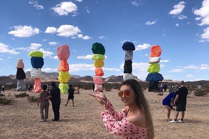 Hoover Dam With Walk on Top and Seven Magic Mountains VIP Tour - Capturing Memorable Moments