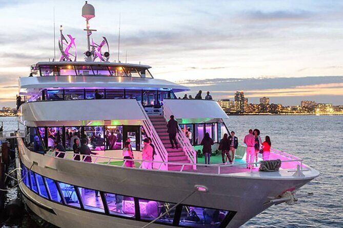 Hornblower Infinity New York New Year's Eve Party - What Past Guests Say