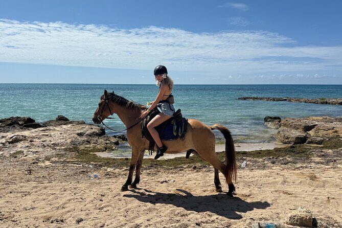 Horse Riding and Sunset Catamaran Ricks Cafe Combo - FAQ