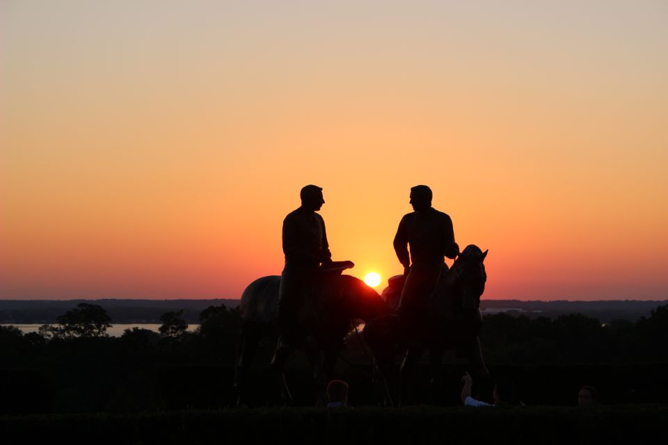 Horseback Riding, Country Bufet and Live Music - Discovering the Areas History