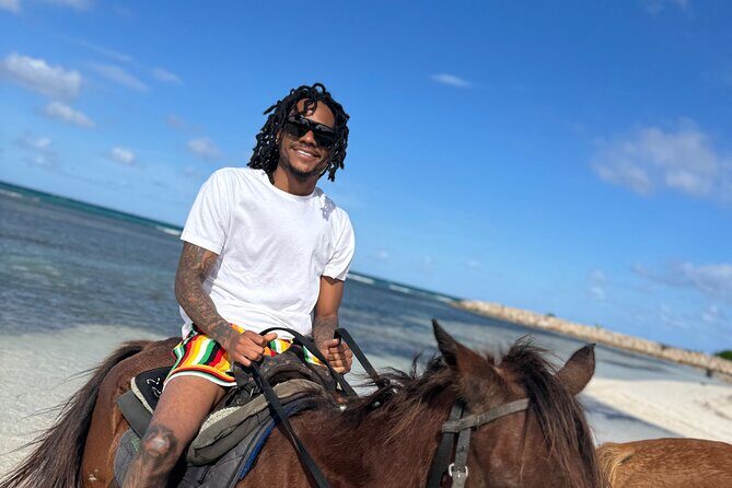 Horseback Riding In The Ocean from Montego Bay Private Transfer - What Makes This Tour Stand Out?