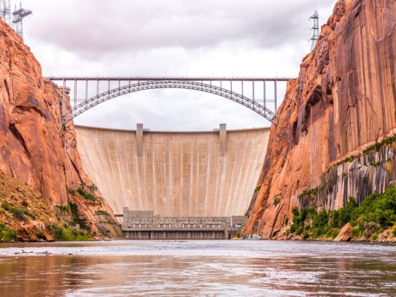 Horseshoe Bend and Page Arizona: Self-Guided Audio Tour - Visiting the Impressive Glen Canyon Dam
