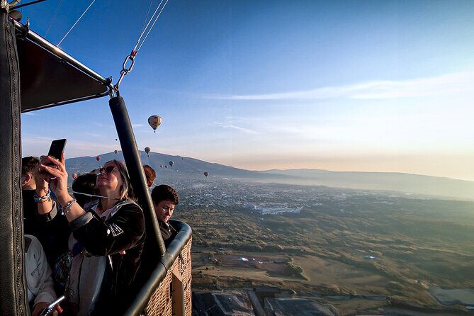 Hot Air Balloon Experience in Teotihuacan with Breakfast - Key Points