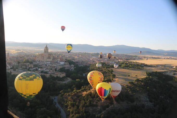 Hot Air Balloon Over Segovia & Hop-On&Hop-Off Touristic Bus - Inclusions and Amenities