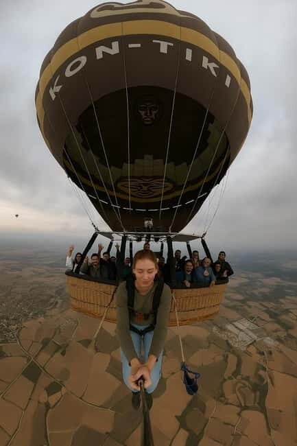 Hot Air Balloon Skydive Over BCN  Sunrise Jump + Transport - Practical Tips for Participants