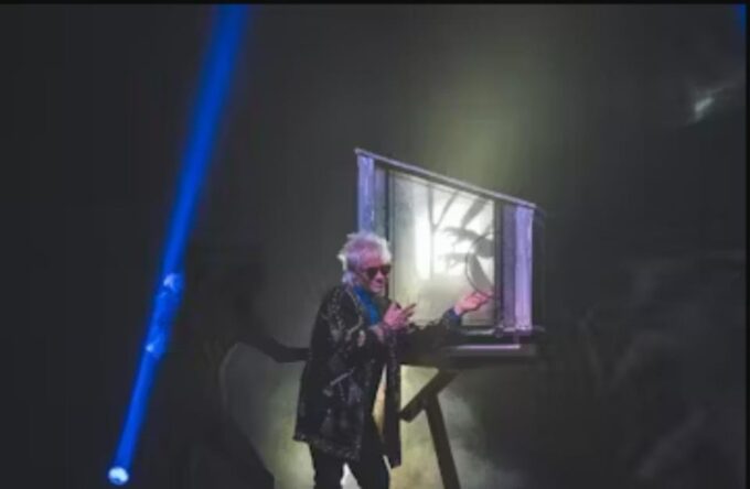 Hot Springs: The Maxwell Blade Theatre of Magic - About the Performers