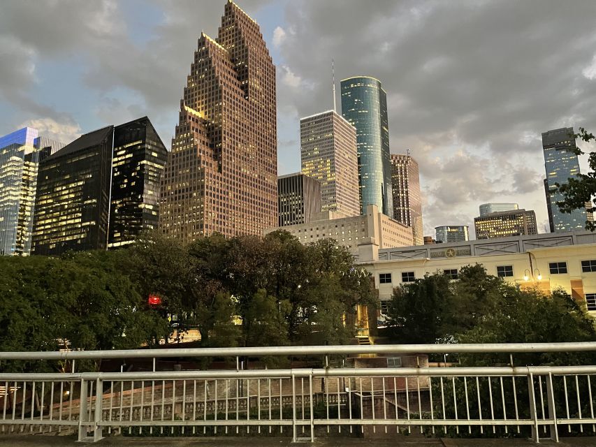 Houston: Astroville Driving City Tour - Age Restrictions and Policies