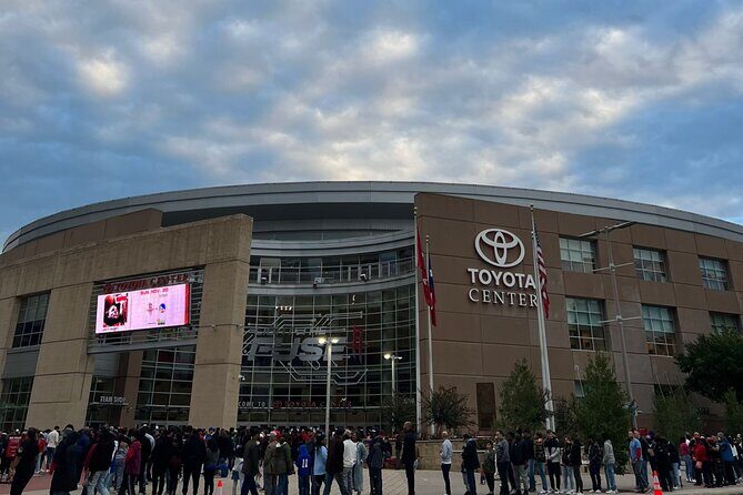 Houston Rockets Basketball Game at Toyota Center - An In-Depth Look at the Experience