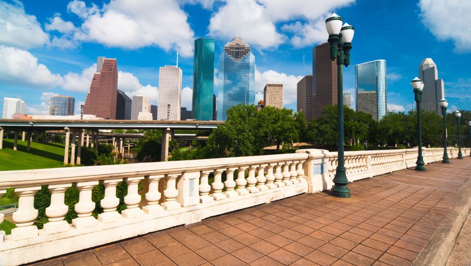 Houston: Sights of Downtown Smartphone Audio Walking Tour - Commercial and Financial District