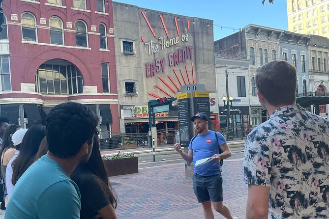 Howdy H-Town Street Art & Small Bar Tour - Main Streets Towering Murals
