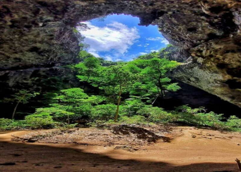 HUA HIN : Phraya Nakhon Cave ( Private 2 or 3 Pax ) - Cave Description