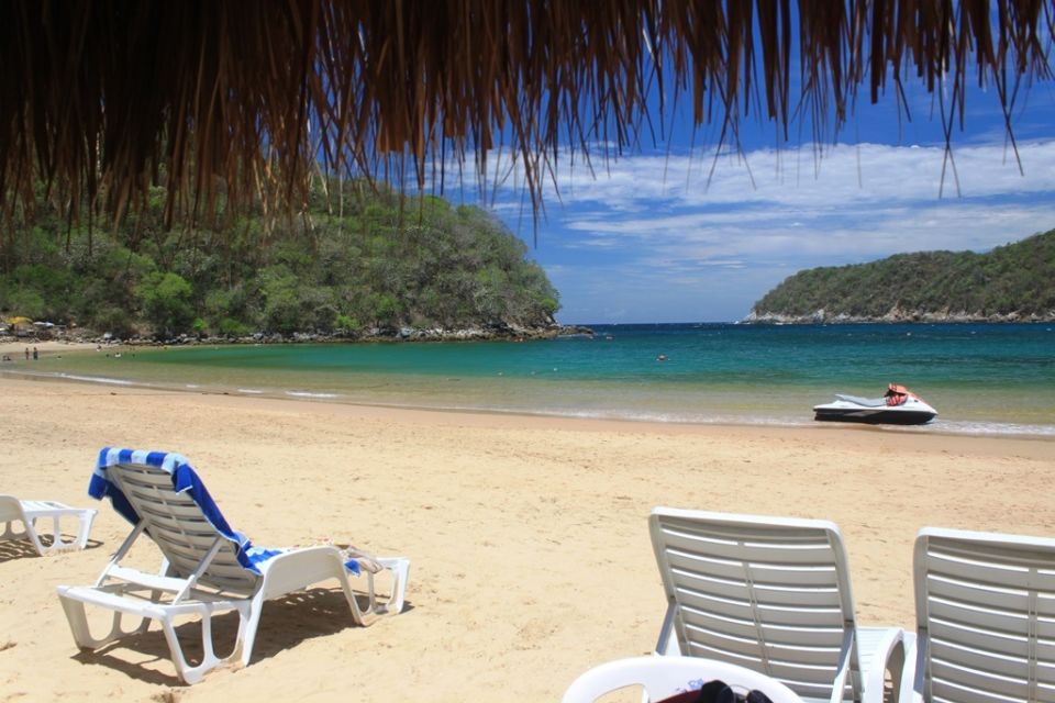 Huatulco: Bays of Huatulco Boat Tour - Swimming in Maguey Bay