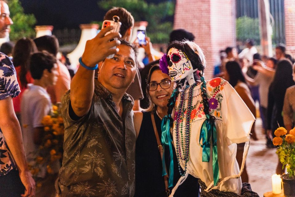 Huatulco: Day of the Dead Experience and Tour - Indulging in Traditional Cuisine
