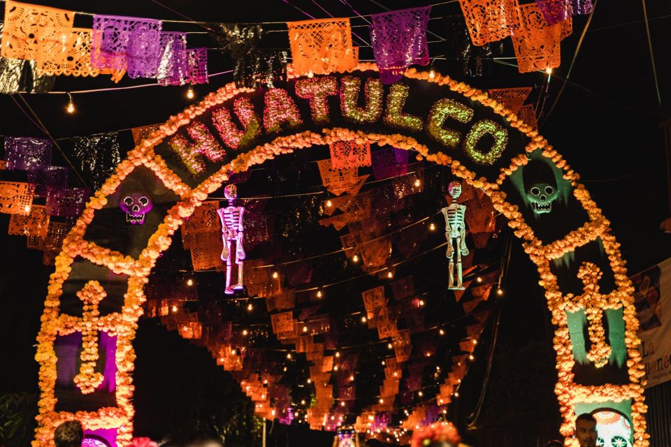 Huatulco: Day of the Dead Experience and Tour - Interacting With Local Celebrants