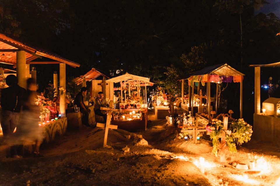 Huatulco: Day of the Dead Experience and Tour - Exploring the Significance of Altars