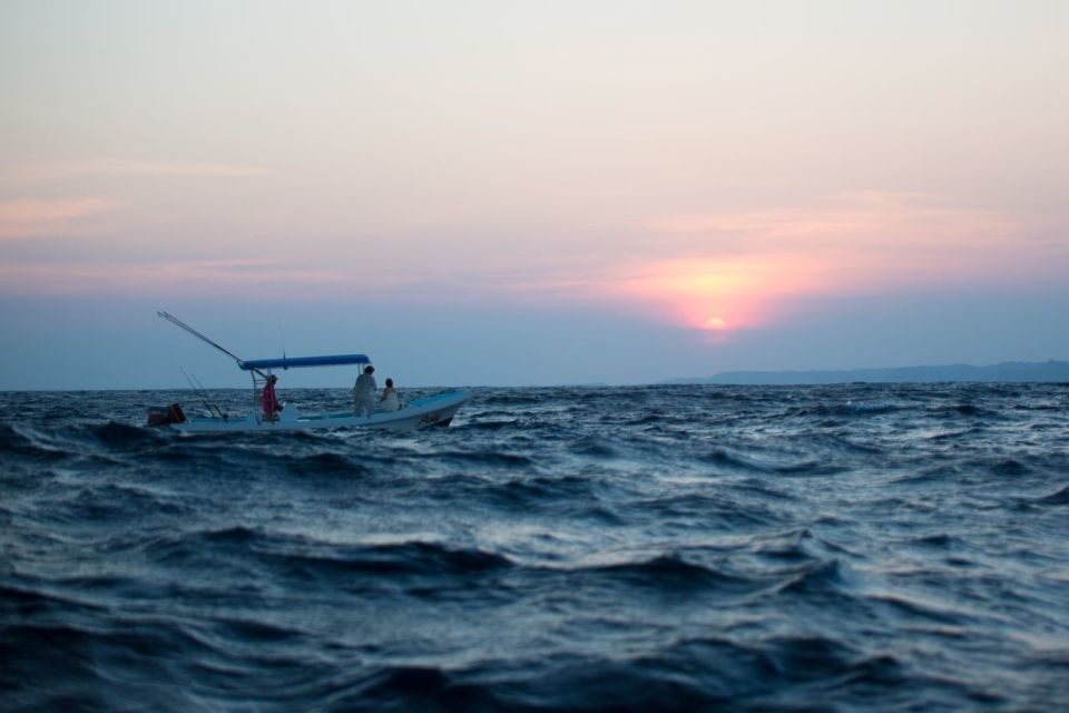 Huatulco: Sunset Boat Tour - Itinerary and Highlights