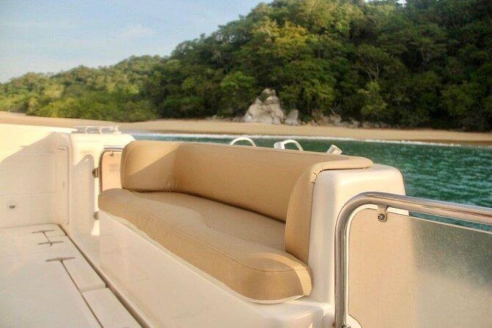 Huatulco: Yacht Charter With Crew in Santa Cruz Huatulco - Overview of the Yacht Charter
