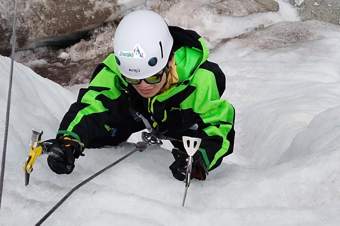 Huayna Potosi 6088m. 3 Day Climb - Tour Inclusions and Equipment